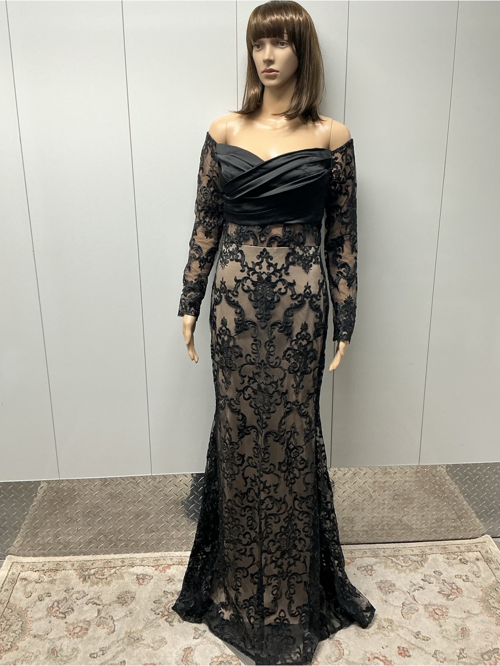 ❤️‍🔥SPECTACULAR LACE NUDE EVENING GOWN